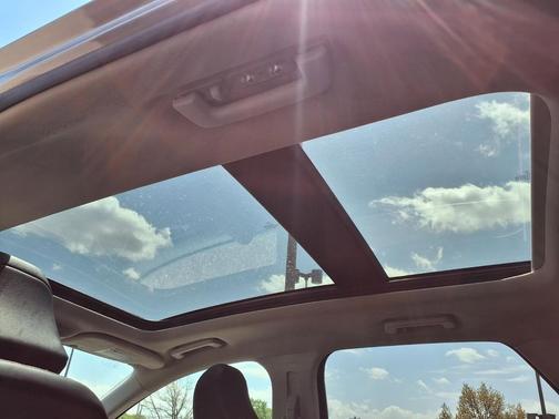 Iconic Silver Metallic 2024 Ford Edge SEL