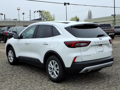 Oxford White 2023 Ford Escape Active