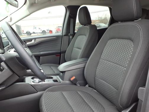Oxford White 2023 Ford Escape Active