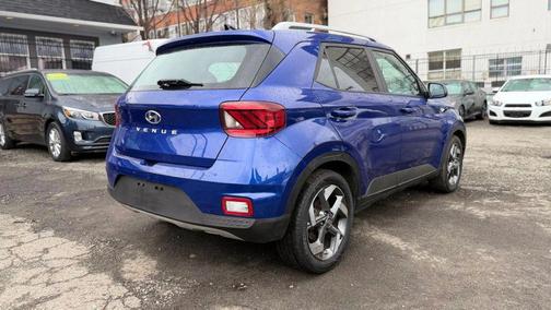 2021 Hyundai VENUE SEL
