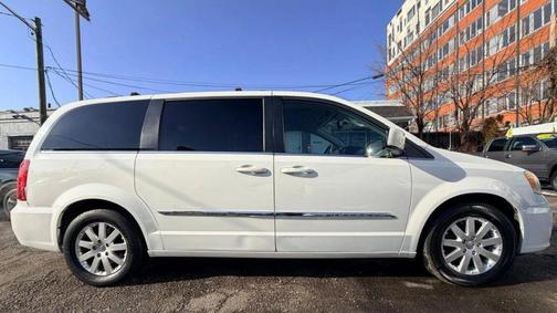 2012 Chrysler Town & Country Touring