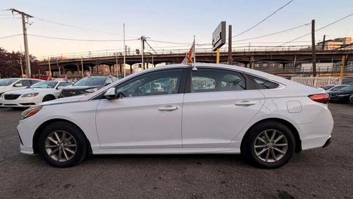 2018 Hyundai SONATA SE