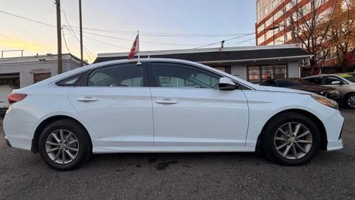 2018 Hyundai SONATA SE
