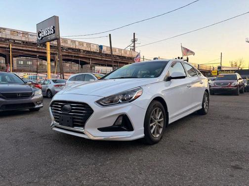 2018 Hyundai SONATA SE