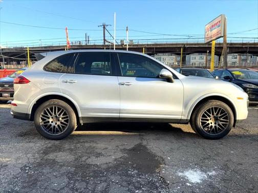 2017 Porsche Cayenne Platinum Edition