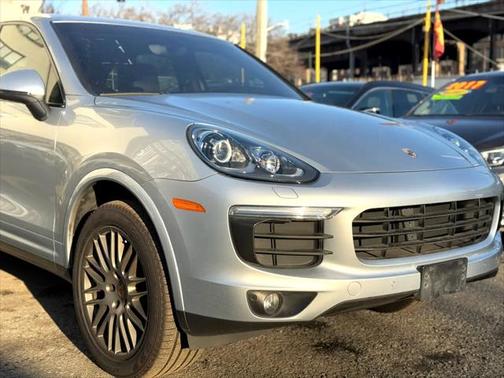 2017 Porsche Cayenne Platinum Edition