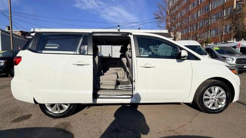 2018 Kia Sedona L