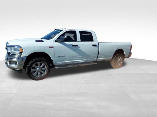 2022 RAM 3500 Tradesman Crew Cab 4x4 8' Box