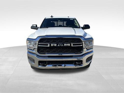 2020 RAM 2500 Tradesman Crew Cab 4X4 6'4' Box