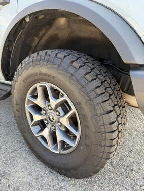 Cactus Gray 2024 Ford Bronco Badlands