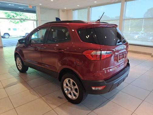 Photo 3 of 36 of 2021 Ford EcoSport SE