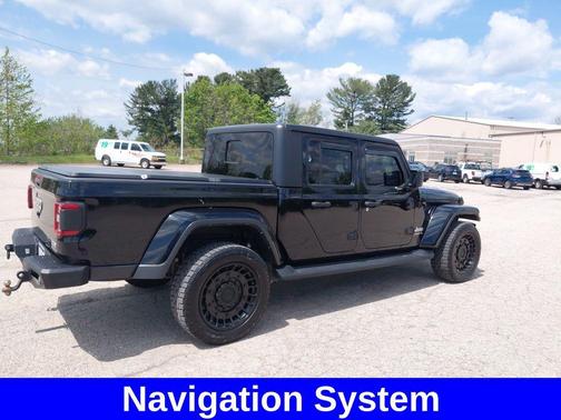 Black Clearcoat 2022 Jeep Gladiator Overland