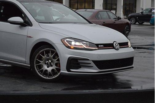 2018 Volkswagen Golf GTI 2.0T SE 4-Door