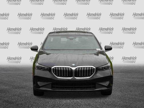 2025 BMW 530 i