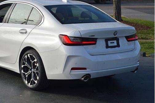 2025 BMW 330 i xDrive