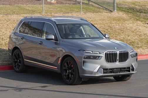 2025 BMW X7 xDrive40i