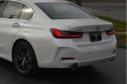 2025 BMW 330 i xDrive