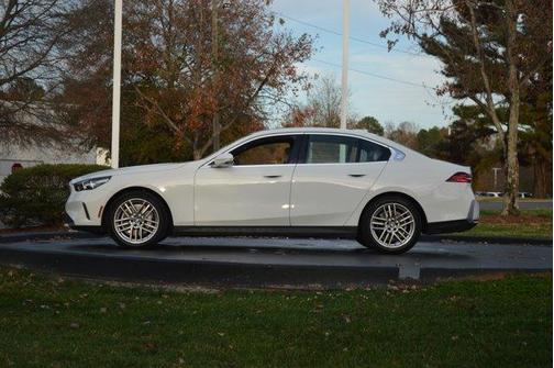 2025 BMW 530 i xDrive