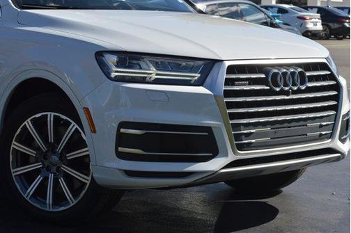 2019 Audi Q7 45 SE Premium Plus