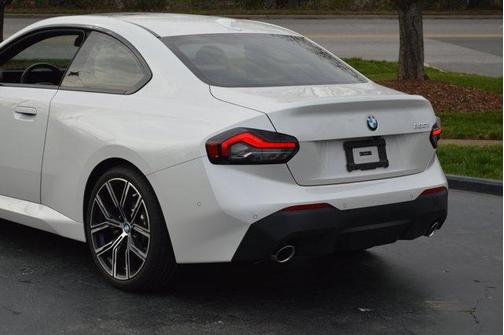 2023 BMW 230 i