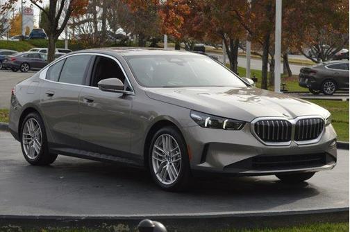 2025 BMW 530 i xDrive