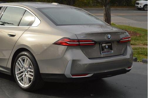 2025 BMW 530 i xDrive