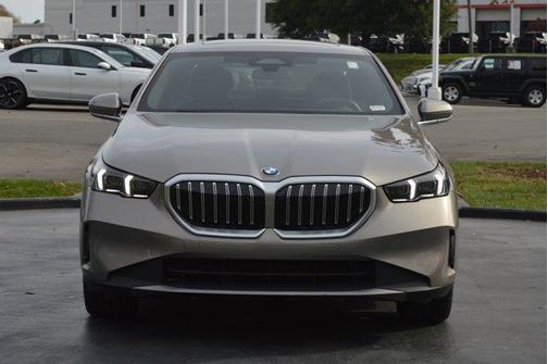 2025 BMW 530 i xDrive