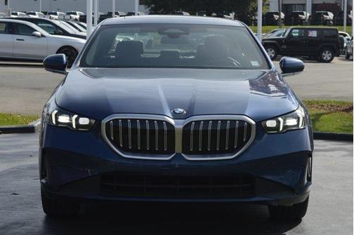 2025 BMW 530 i xDrive