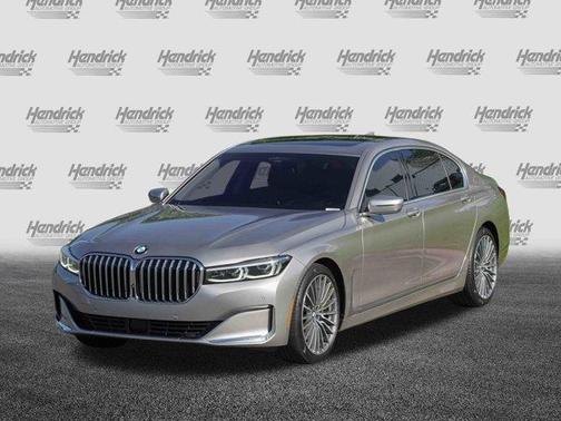 2022 BMW 740 i