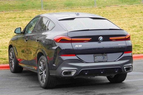 2025 BMW X6 xDrive40i