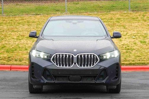2025 BMW X6 xDrive40i