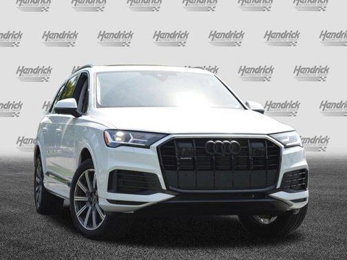 2023 Audi Q7 45 Premium Plus