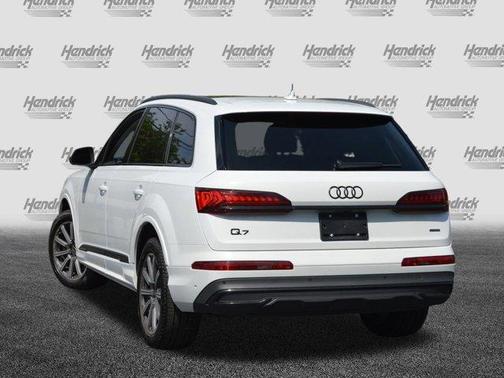 2023 Audi Q7 45 Premium Plus