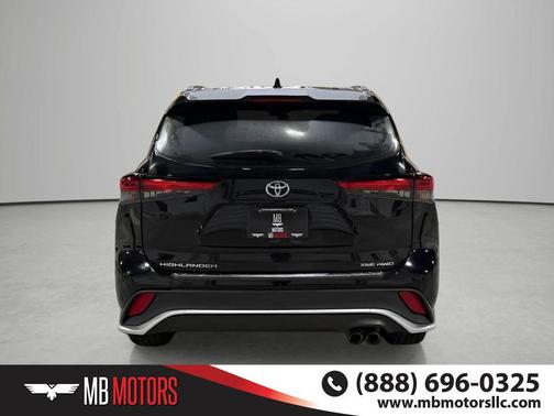 Midnight Black Metallic 2023 Toyota Highlander XSE
