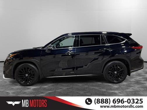 Midnight Black Metallic 2023 Toyota Highlander XSE