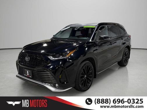 Midnight Black Metallic 2023 Toyota Highlander XSE