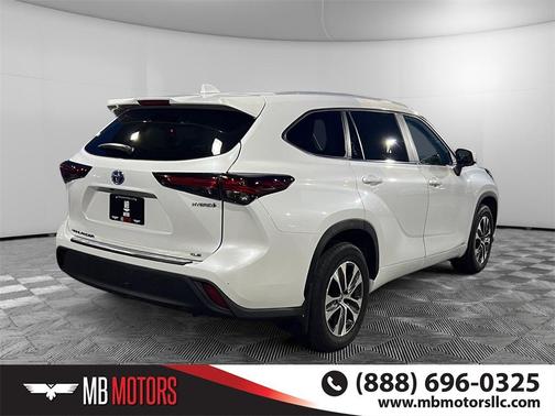 2024 Toyota Highlander Hybrid XLE