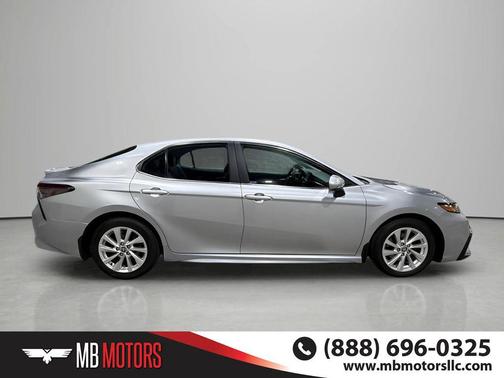 Celestial Silver Metallic 2024 Toyota Camry SE