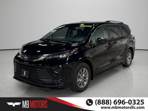 Midnight Black Metallic 2024 Toyota Sienna LE