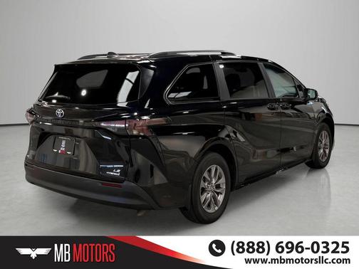 Midnight Black Metallic 2024 Toyota Sienna LE
