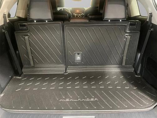 2024 Toyota Highlander Platinum