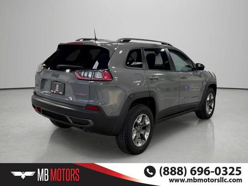 Sting-Grey 2019 Jeep Cherokee Trailhawk