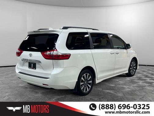 2018 Toyota Sienna XLE