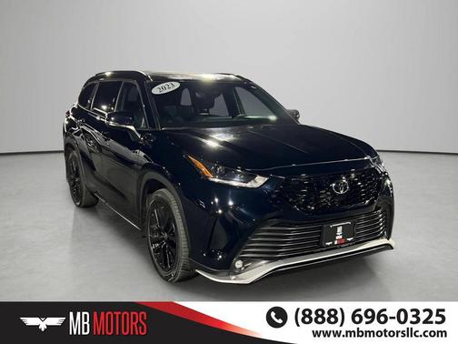 Midnight Black Metallic 2023 Toyota Highlander XSE