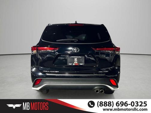 Midnight Black Metallic 2023 Toyota Highlander XSE