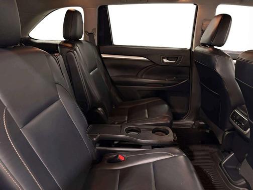 Blizzard Pearl 2018 Toyota Highlander XLE