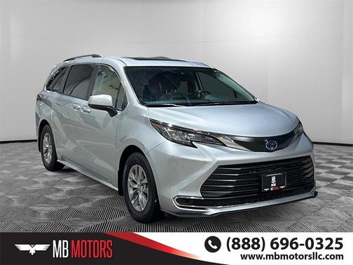 2022 Toyota Sienna XLE
