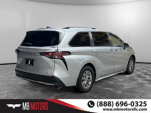 2022 Toyota Sienna XLE