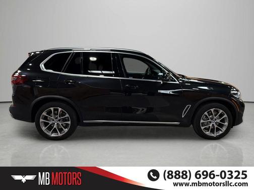 Black 2022 BMW X5 xDrive40i