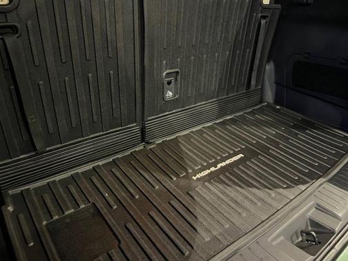 2024 Toyota Highlander Hybrid Limited